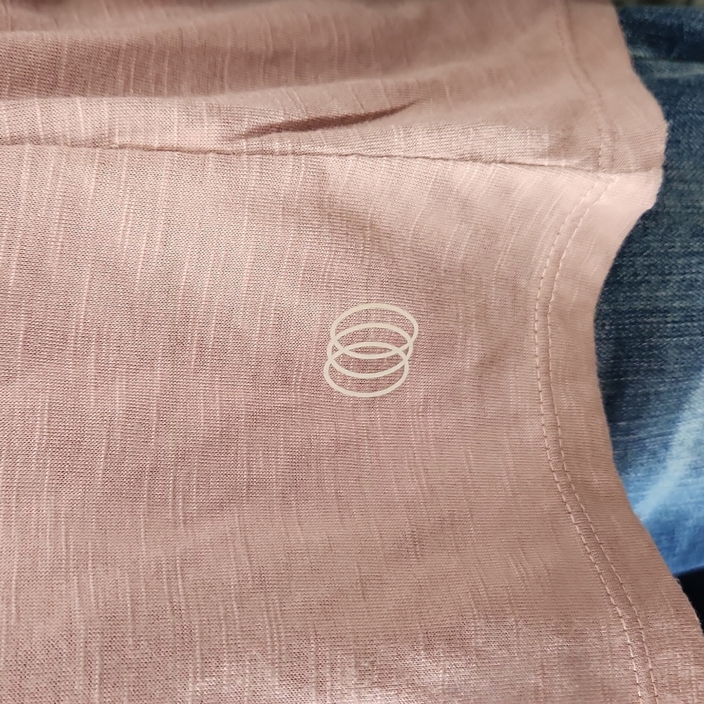 Balance Collection Open-Back Performance Top | Dusty Rose | Small - Picture 6 of 9